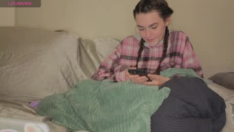 angelknight22 online show from April 4, 2026, 2:36 pm