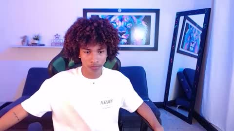 Snapshot of angell18_ chatting on October 22, 2025, 9:36 pm Angel online show from October 22, 2025, 9:36 pm
