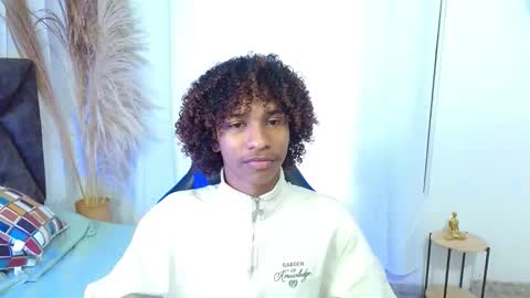 Angel online show from December 20, 2025, 9:44 pm