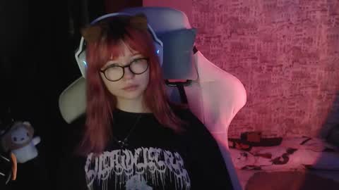 Snapshot of angellmarel chatting on December 18, 2025, 5:19 pm Anora online show from December 18, 2025, 5:19 pm