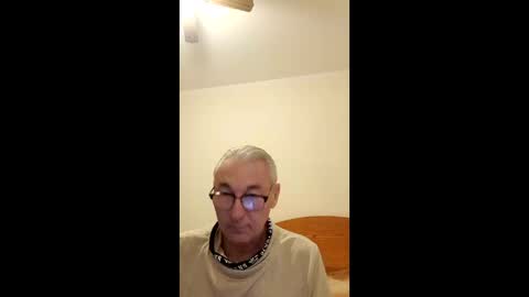 angellr5 online show from December 22, 2025, 12:35 pm