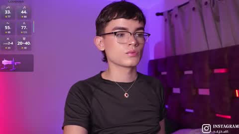 Snapshot of angelocute_ chatting on October 9, 2025, 7:28 am Angelo I work from home this is my room online show from October 9, 2025, 7:28 am