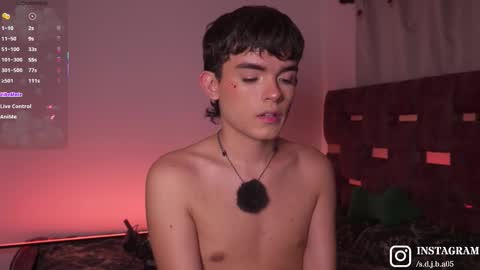 Snapshot of angelocute_ chatting on November 3, 2025, 5:09 am Angelo I work from home this is my room online show from November 3, 2025, 5:09 am