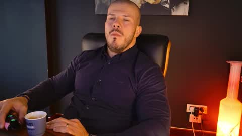 Snapshot of angeloeric chatting on October 27, 2025, 11:58 am BlackWolf online show from October 27, 2025, 11:58 am