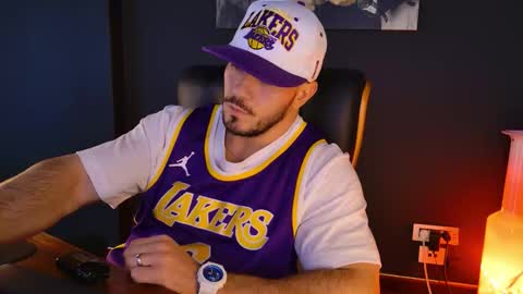 Snapshot of angeloeric chatting on November 25, 2025, 12:27 pm BlackWolf online show from November 25, 2025, 12:27 pm