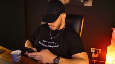 Snapshot of angeloeric chatting on November 29, 2025, 10:40 am BlackWolf online show from November 29, 2025, 10:40 am