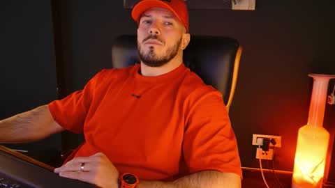 Snapshot of angeloeric chatting on February 5, 2026, 11:04 am BlackWolf online show from February 5, 2026, 11:04 am