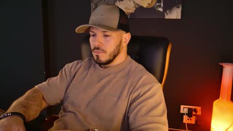 Snapshot of angeloeric chatting on February 6, 2026, 11:24 am BlackWolf online show from February 6, 2026, 11:24 am