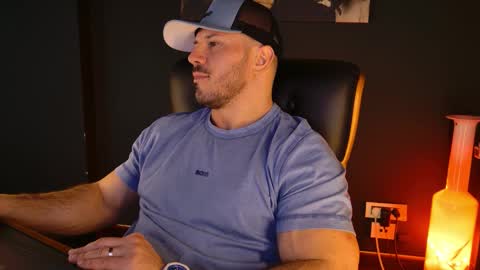 Snapshot of angeloeric chatting on February 13, 2026, 1:29 pm BlackWolf online show from February 13, 2026, 1:29 pm