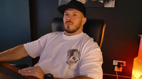 Snapshot of angeloeric chatting on February 25, 2026, 11:53 am BlackWolf online show from February 25, 2026, 11:53 am