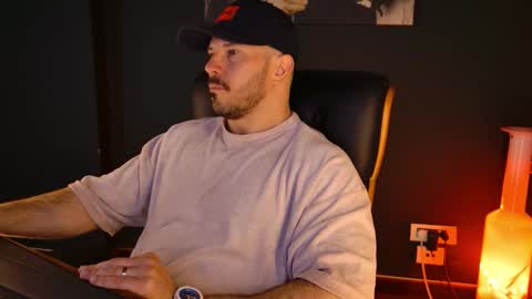 Snapshot of angeloeric chatting on March 29, 2026, 8:47 am BlackWolf online show from March 29, 2026, 8:47 am