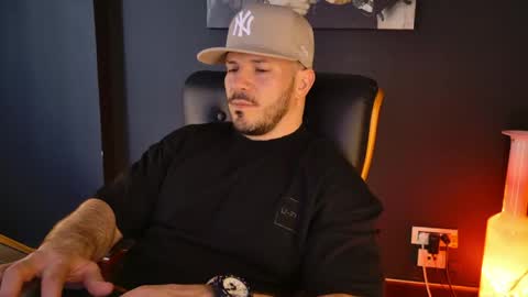 Snapshot of angeloeric chatting on April 16, 2026, 9:54 am BlackWolf online show from April 16, 2026, 9:54 am