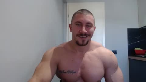 Snapshot of angelofit chatting on November 26, 2025, 9:21 am ------- SEX SHOW WITH GUYS AND GIRLS MUSCLE SHOW online show from November 26, 2025, 9:21 am