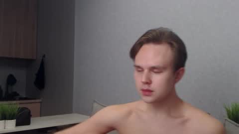 Snapshot of angelraaay chatting on December 23, 2025, 10:35 am Angel online show from December 23, 2025, 10:35 am