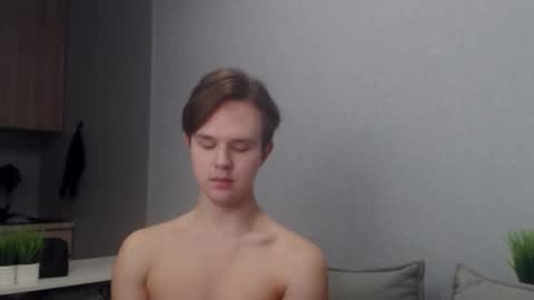 Snapshot of angelraaay chatting on January 18, 2026, 12:42 pm Angel online show from January 18, 2026, 12:42 pm