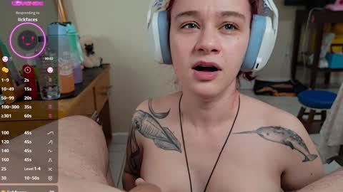 Snapshot of angels_fuck chatting on December 22, 2024, 12:07 am Chau Mist online show from December 22, 2024, 12:07 am