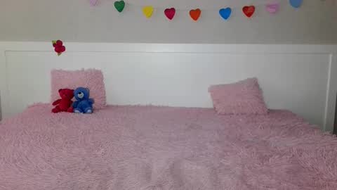 Yana online show from February 19, 2025, 7:50 am