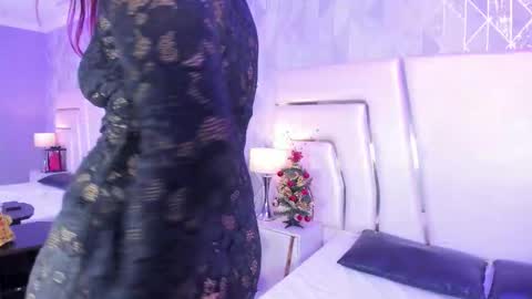 Angel online show from December 15, 2025, 8:35 pm