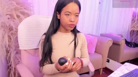 Snapshot of angelsmia_ chatting on September 25, 2025, 4:27 am MIA available content ask online show from September 25, 2025, 4:27 am