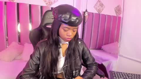 Snapshot of angelsmia_ chatting on September 30, 2025, 4:39 am MIA available content ask online show from September 30, 2025, 4:39 am