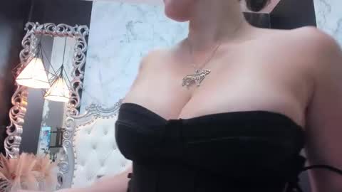 Angel  online show from December 20, 2025, 11:12 pm