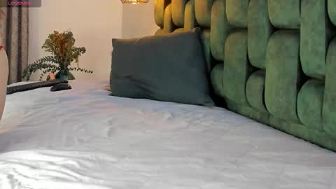 ANGIE online show from October 23, 2025, 3:00 pm