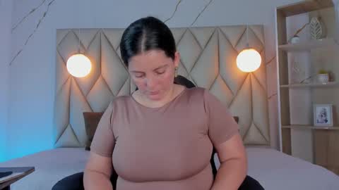 ANGIE online show from November 23, 2025, 1:44 pm