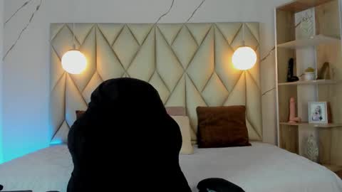 ANGIE online show from December 15, 2025, 1:59 pm