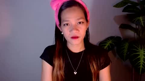 Snapshot of angelyn_slim chatting on January 12, 2026, 5:18 pm angelyn_slim online show from January 12, 2026, 5:18 pm