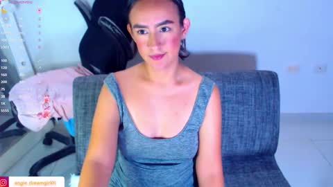 Snapshot of angie_dreamgirl chatting on March 14, 2026, 12:50 am IG angie dreamgirl01 online show from March 14, 2026, 12:50 am