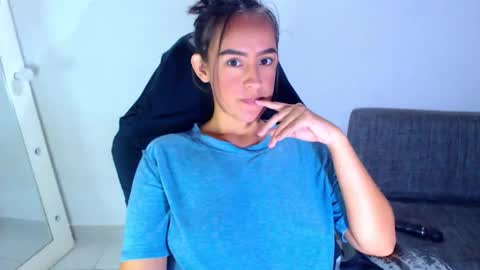 Snapshot of angie_dreamgirl chatting on March 25, 2026, 12:00 pm IG angie dreamgirl01 online show from March 25, 2026, 12:00 pm