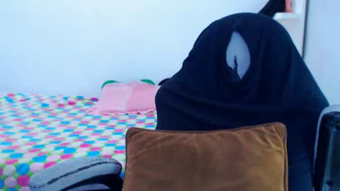 Snapshot of angie_dreamgirl chatting on June 11, 2026, 12:32 am IG angie dreamgirl01 online show from June 11, 2026, 12:32 am