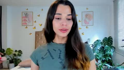 Anabella online show from April 24, 2026, 8:44 pm