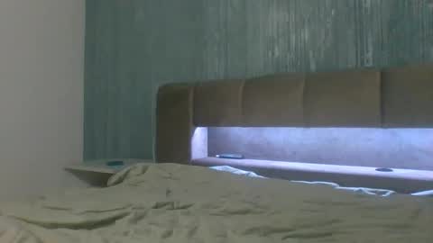 angiemilly online show from September 19, 2025, 8:09 pm