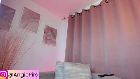 Snapshot of angiepirs chatting on March 13, 2026, 7:42 pm AngiePirs online show from March 13, 2026, 7:42 pm