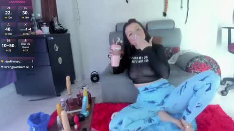 Snapshot of angierot2025 chatting on November 12, 2025, 1:06 am angierot2025 online show from November 12, 2025, 1:06 am