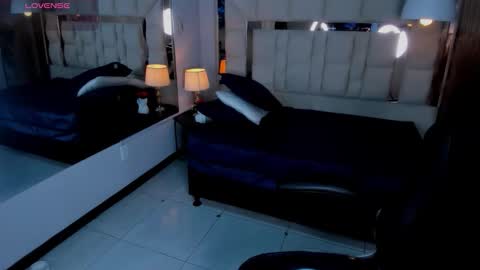 Anguel  online show from October 30, 2025, 7:21 am