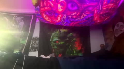 angusbone01 online show from September 10, 2025, 8:14 am