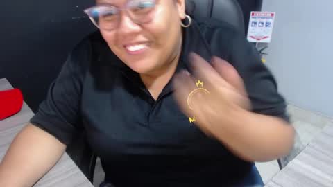 Snapshot of angy_ro12 chatting on May 11, 2026, 8:17 pm angy online show from May 11, 2026, 8:17 pm