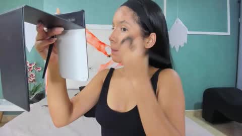 Ania online show from October 29, 2025, 1:24 pm