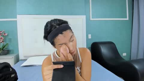 Ania online show from December 4, 2025, 2:26 pm