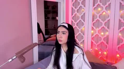 aniie_west online show from February 19, 2025, 12:00 pm