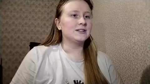 Snapshot of anika_lipps chatting on September 14, 2025, 8:52 pm Anika online show from September 14, 2025, 8:52 pm