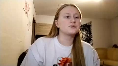 Snapshot of anika_lipps chatting on September 26, 2025, 1:31 am Anika online show from September 26, 2025, 1:31 am