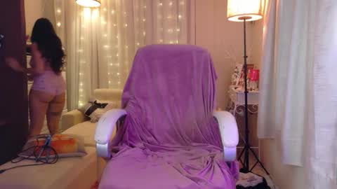 Anisahade online show from October 4, 2025, 3:10 pm