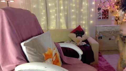 Snapshot of anisahade chatting on April 8, 2026, 3:12 pm Anisahade online show from April 8, 2026, 3:12 pm