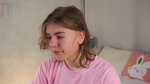 AnishaVivo online show from April 16, 2026, 11:44 am