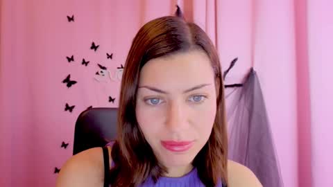 Anni online show from November 9, 2025, 3:43 pm