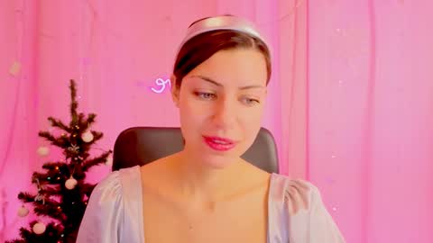 Anni online show from December 15, 2025, 7:56 am