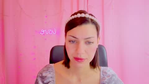 Anni online show from February 4, 2026, 6:19 am